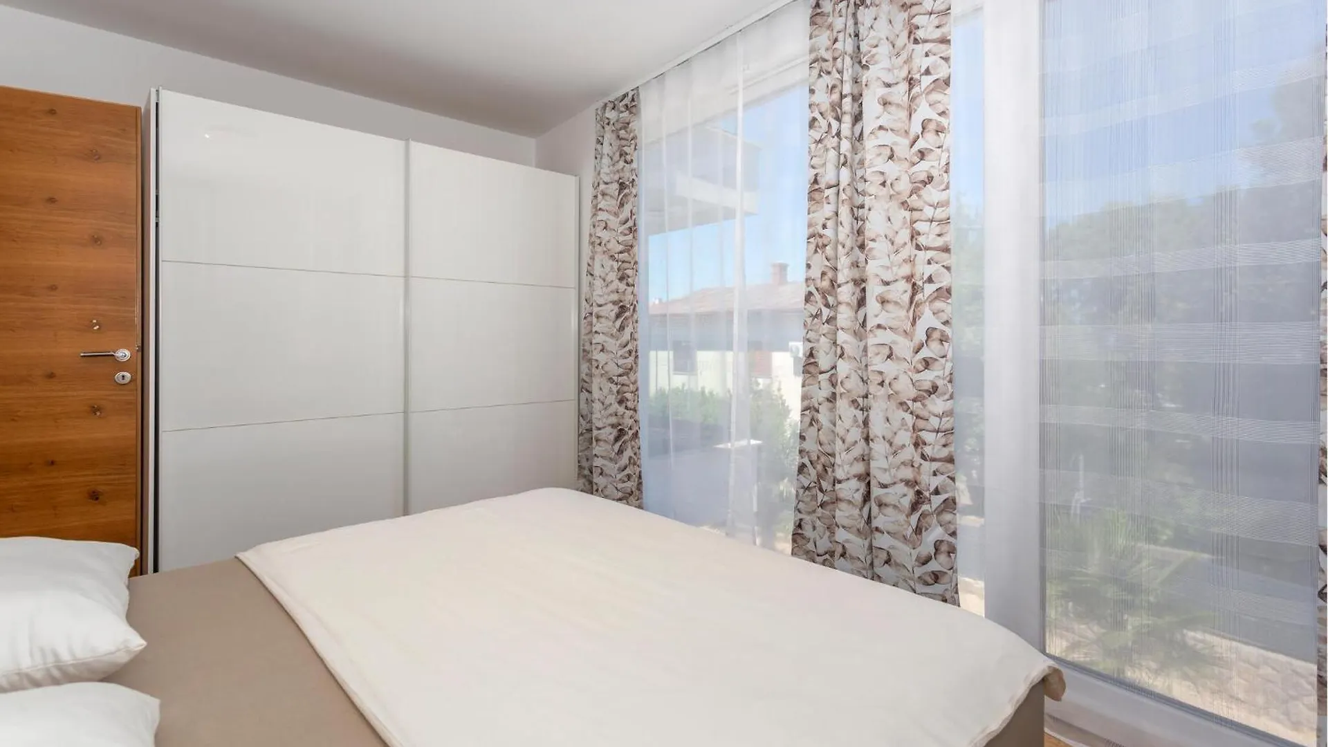 Beautiful Apartment In Malinska With Wifi 0*,  Croatia